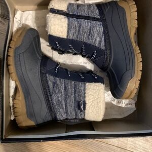 Osh Kosh Toddler Boots size 8